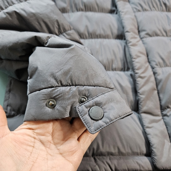 Men's Gray Hooded Puffer Jacket - Picture 7 of 9